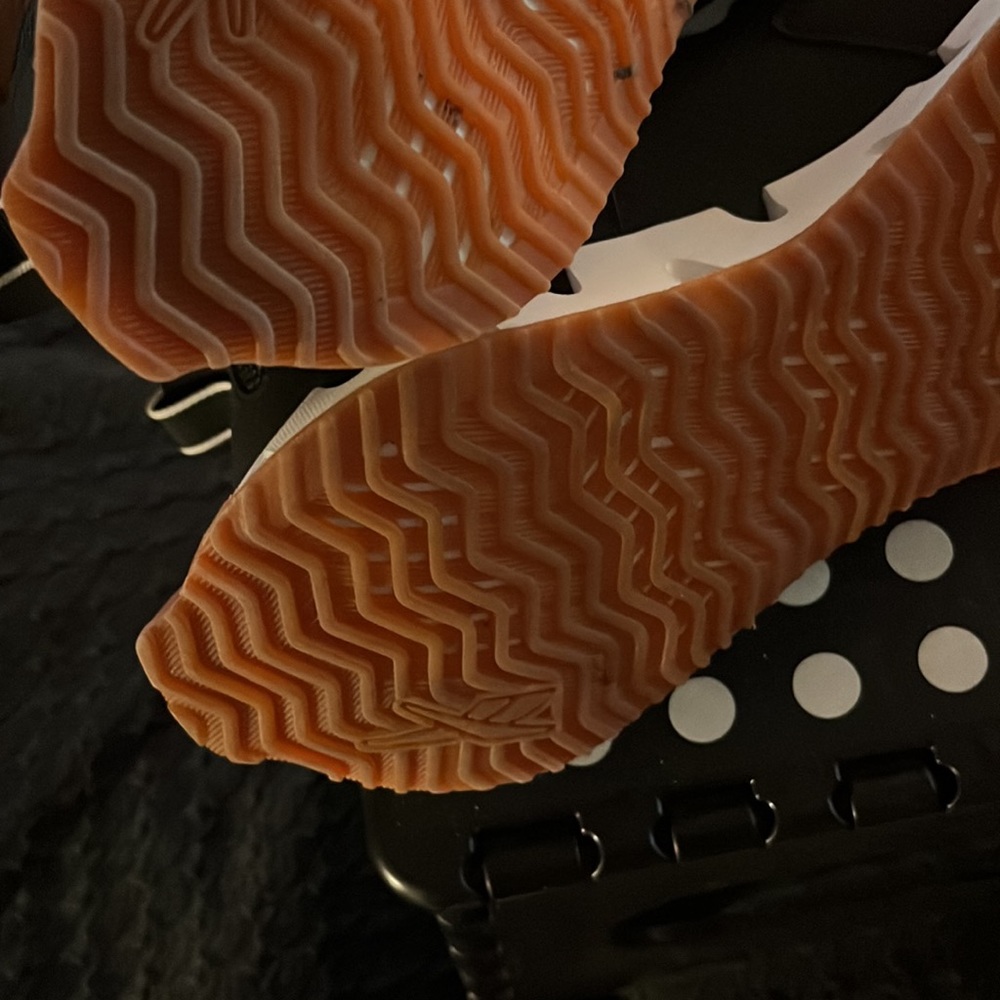 Mens Reebok sneakers - Picture 7 of 7